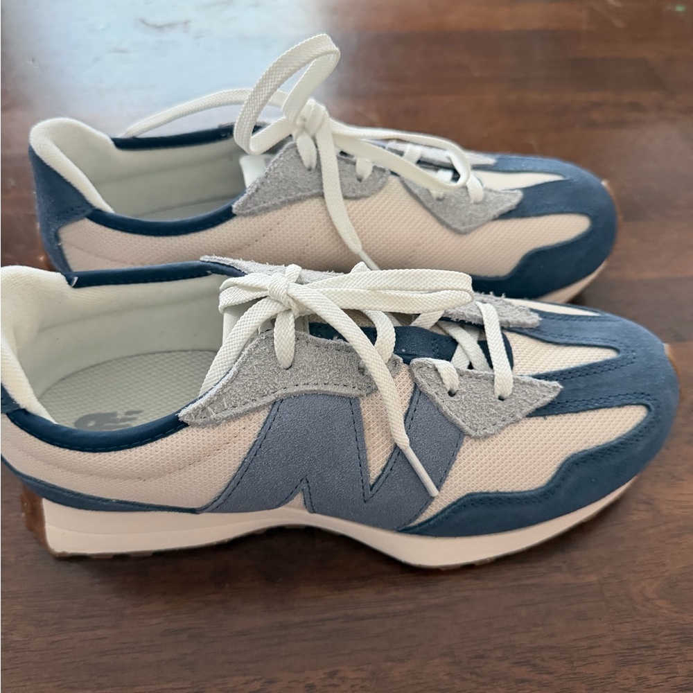 New Balance 327 Unisex Men 6- Woman 8 - Picture 3 of 9